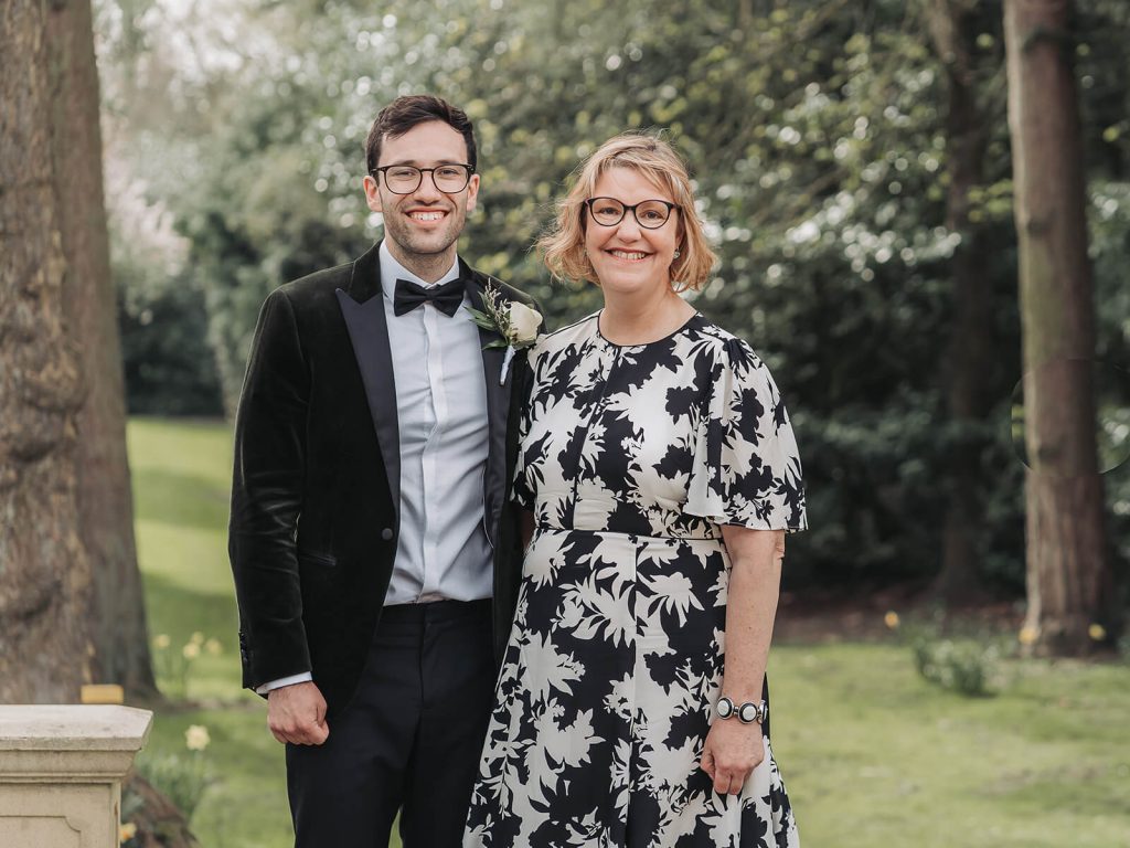groom and mum portrait